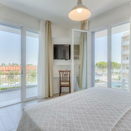 Apartaments Suites Ambassador Caorle Buitenkant foto