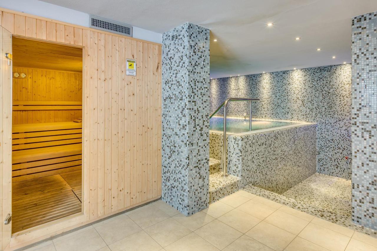 Apartaments Suites Ambassador Caorle Buitenkant foto